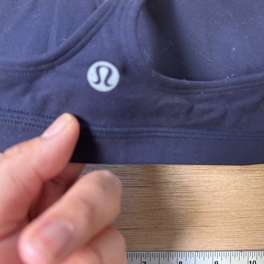 Lululemon Navy Blue Racerback Sports Bra V-Neck T-Back Activewear Womens Sz 2 - Picture 3 of 8